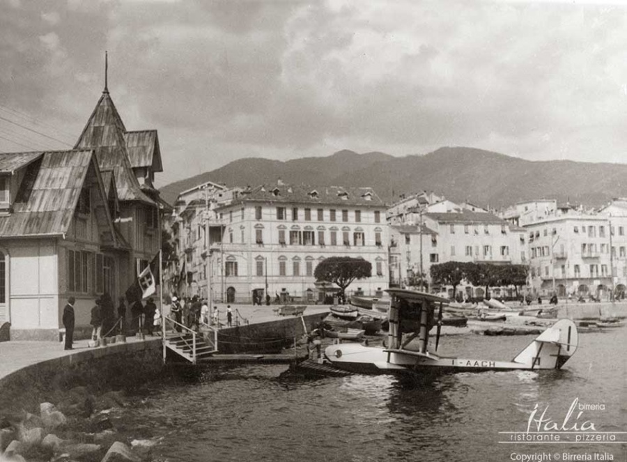 Porto di Sanremo: idrovolanti SITAR allo chalet, 1936